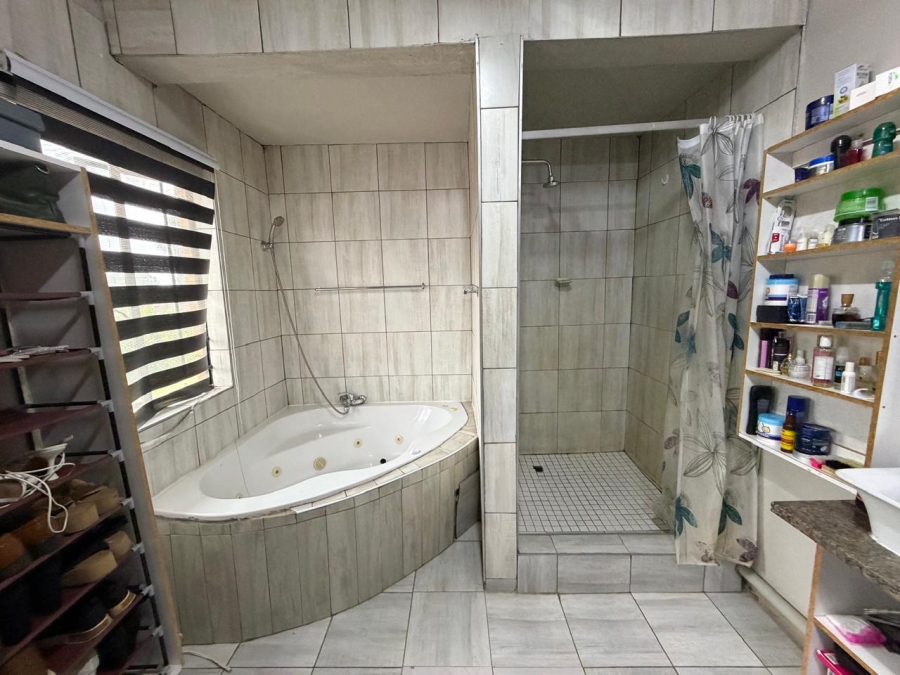4 Bedroom Property for Sale in Waterval East North West